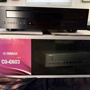 Yamaha CD-C6003 Black CD Player